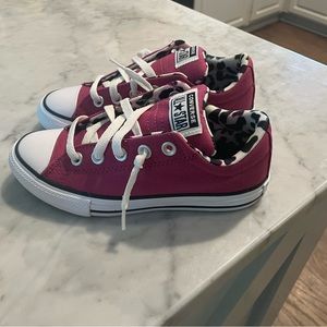 NEW Girls Kids Pink Converse Size 1Y
